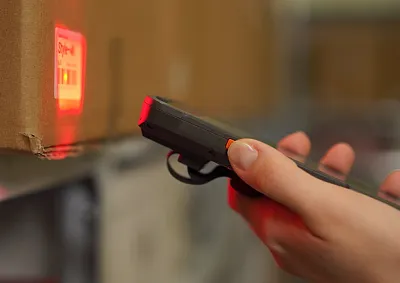 Держатель для ТСД на руку: описание, способы применения